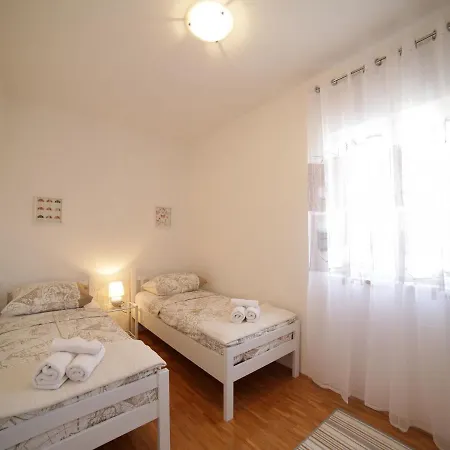 Nikol Apartment